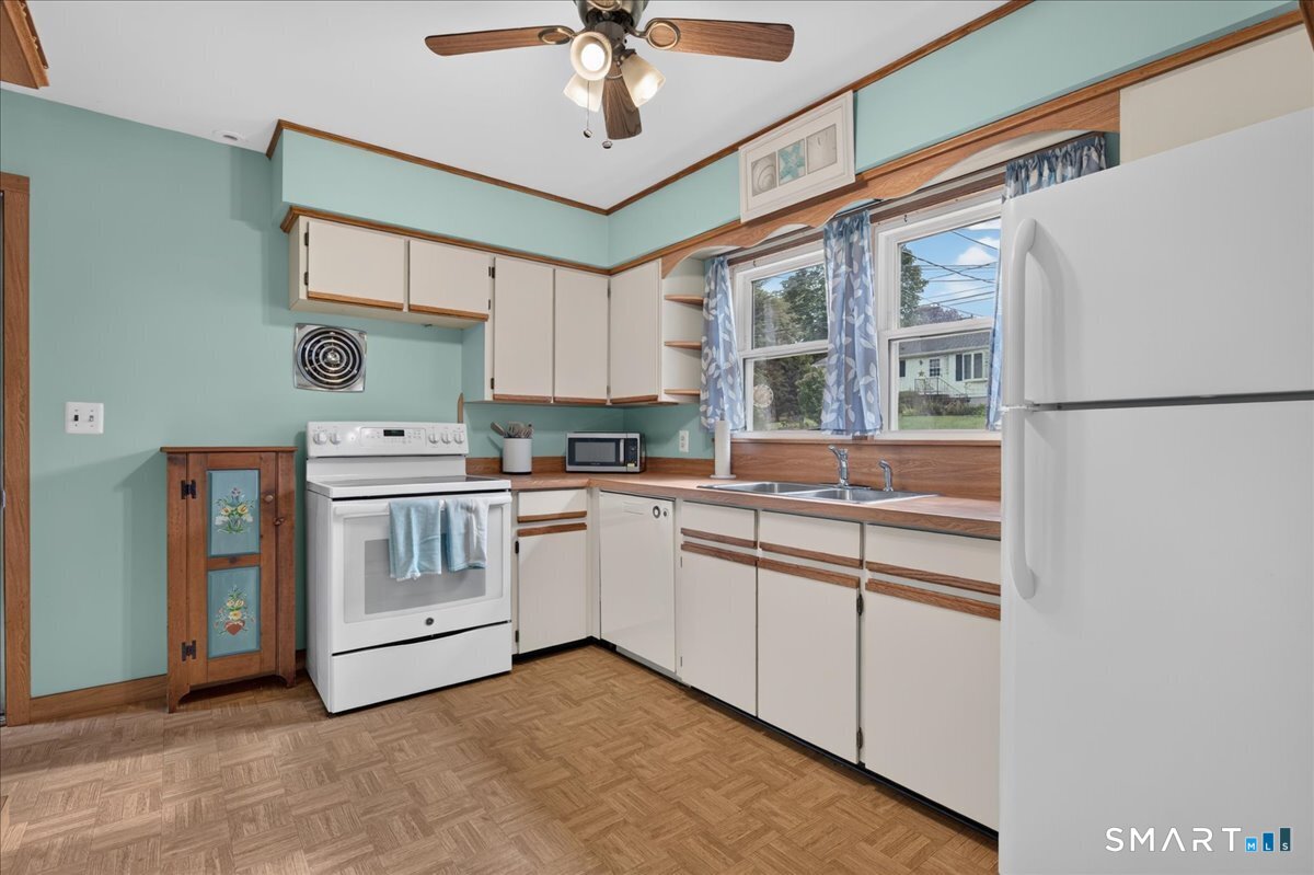 37 Vivian Street Waterford CT 06385