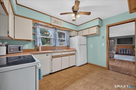 37 Vivian Street Waterford CT 06385