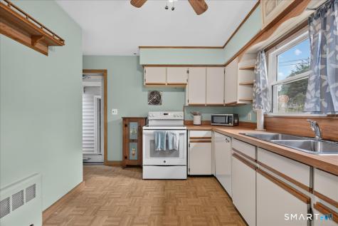 37 Vivian Street Waterford CT 06385