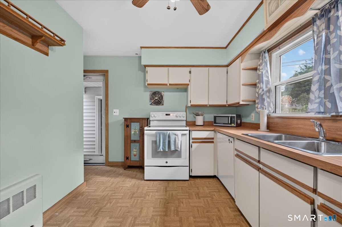 37 Vivian Street Waterford CT 06385