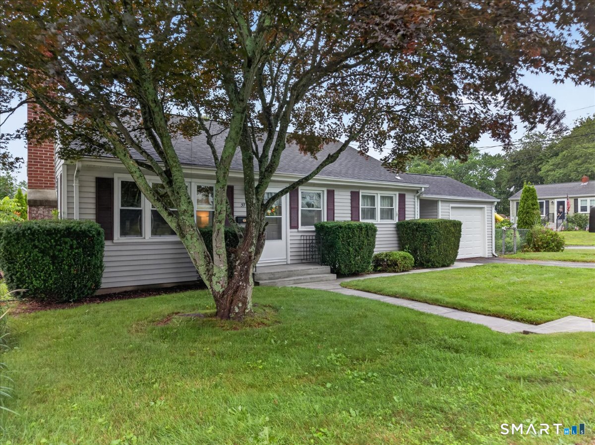 37 Vivian Street Waterford CT 06385