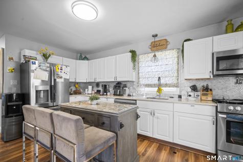 21 Highland Avenue East Haven CT 06512