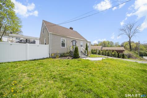 21 Highland Avenue East Haven CT 06512