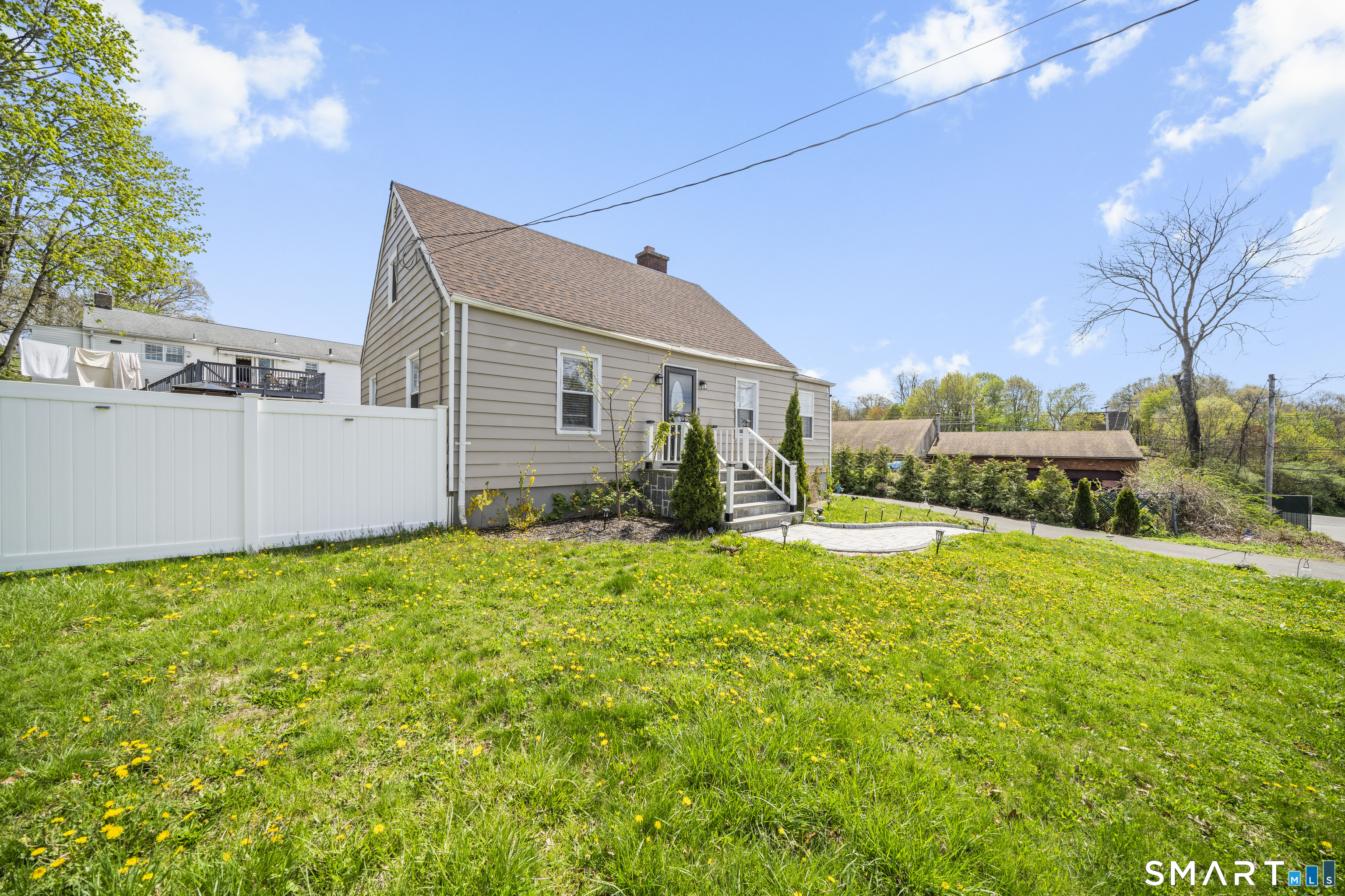 21 Highland Avenue East Haven CT 06512