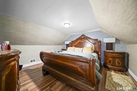 21 Highland Avenue East Haven CT 06512