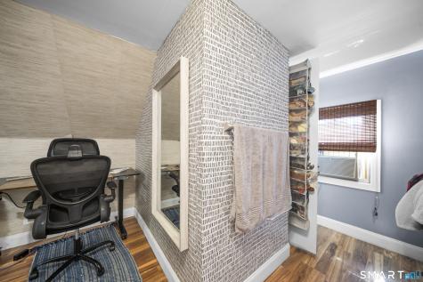 21 Highland Avenue East Haven CT 06512