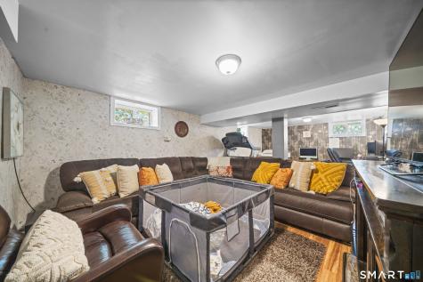 21 Highland Avenue East Haven CT 06512