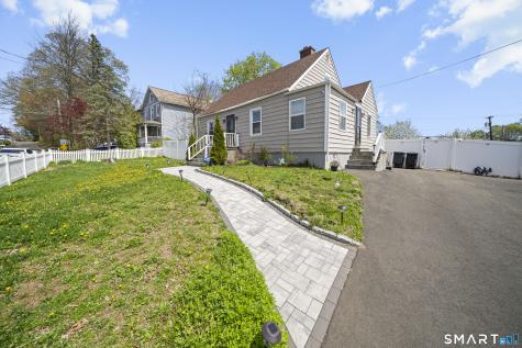 21 Highland Avenue East Haven CT 06512