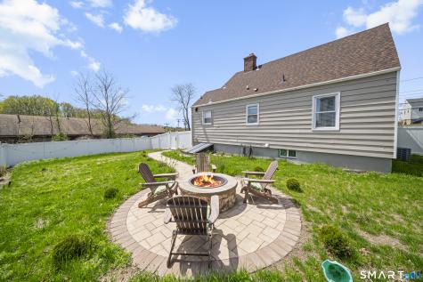 21 Highland Avenue East Haven CT 06512