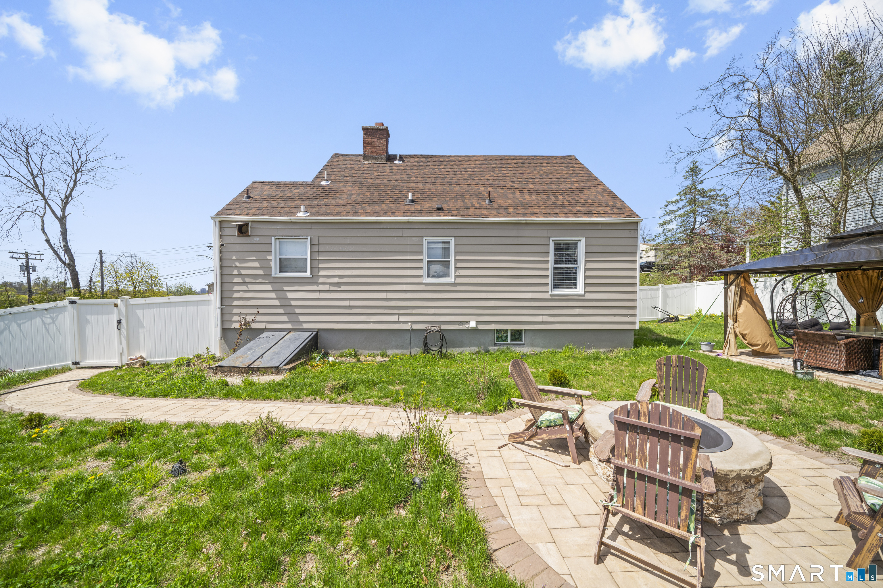 21 Highland Avenue East Haven CT 06512