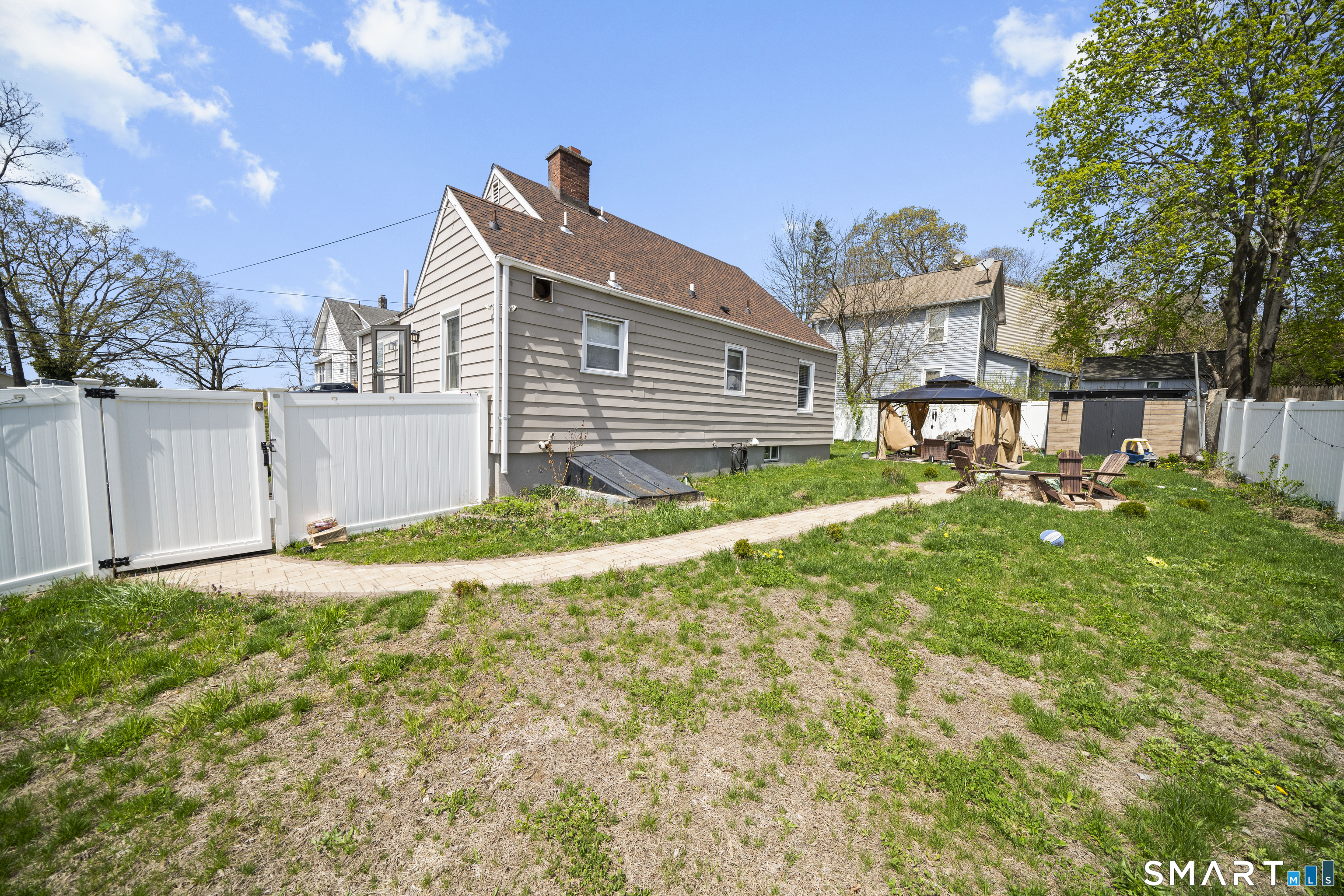 21 Highland Avenue East Haven CT 06512
