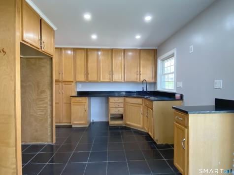 18 Reservoir Road Newington CT 06111