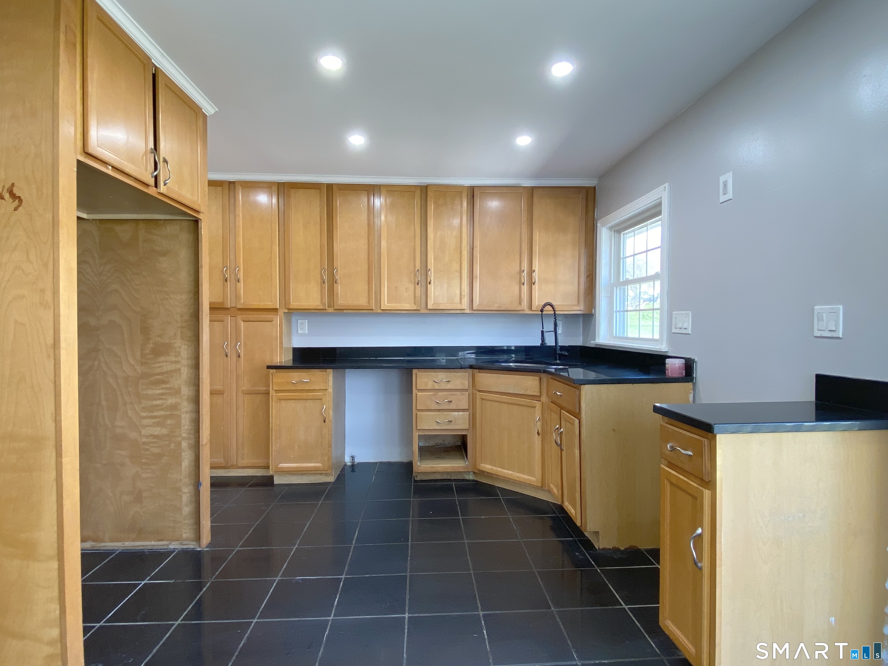 18 Reservoir Road Newington CT 06111