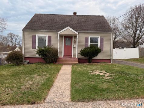 44 Lynmoor Place Hamden CT 06517