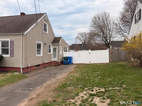 44 Lynmoor Place Hamden CT 06517