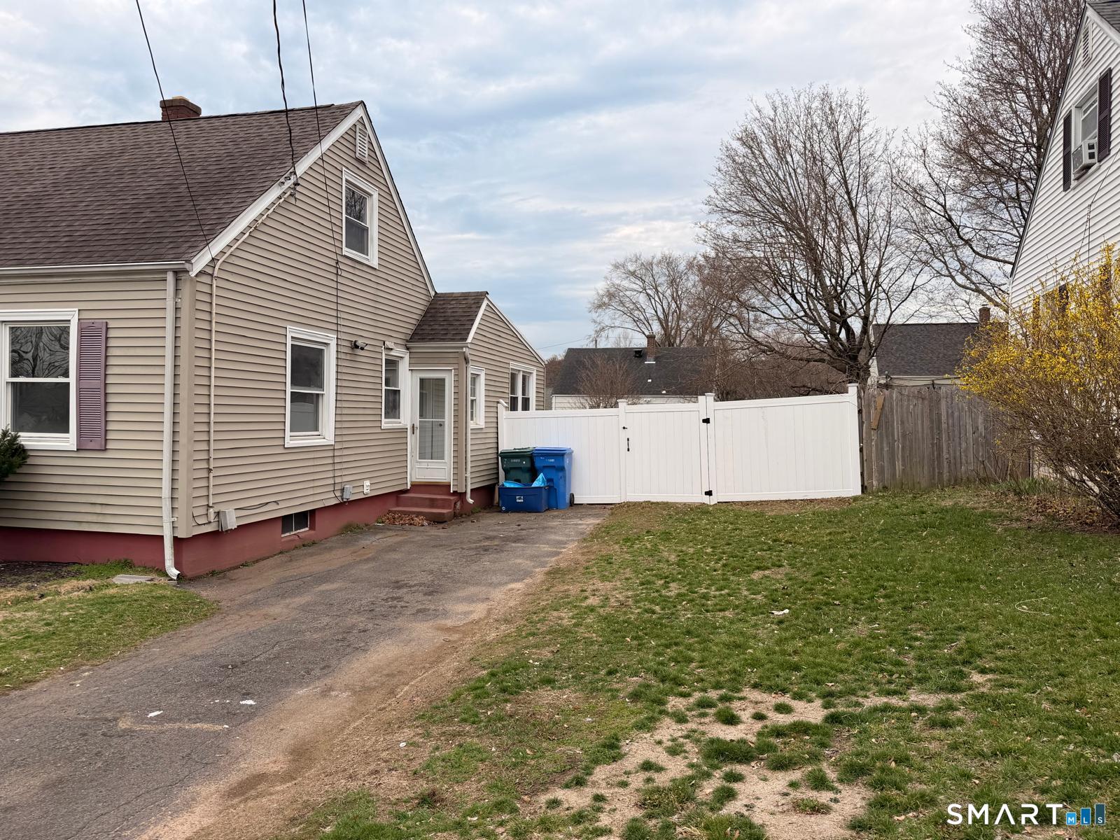 44 Lynmoor Place Hamden CT 06517