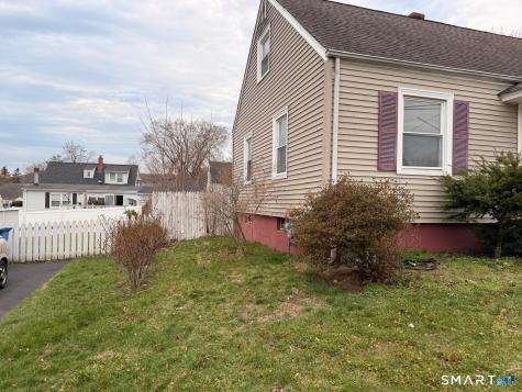 44 Lynmoor Place Hamden CT 06517
