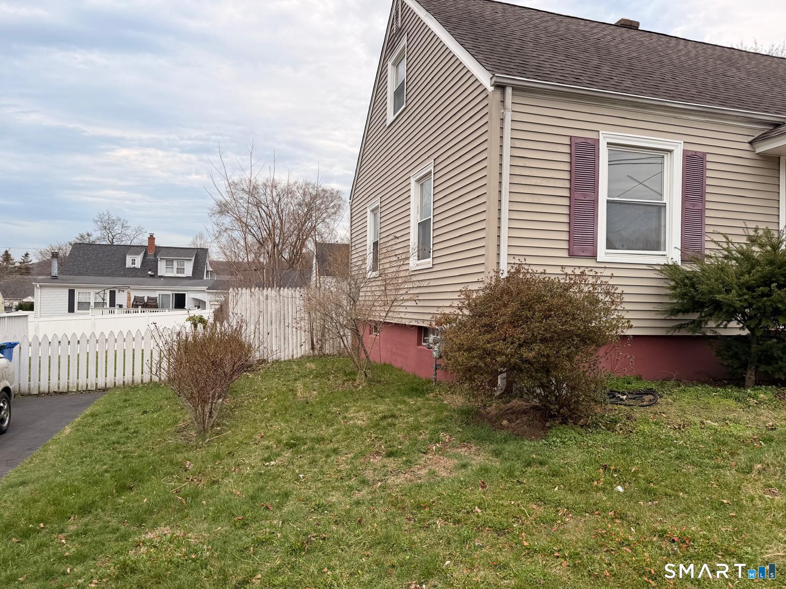 44 Lynmoor Place Hamden CT 06517