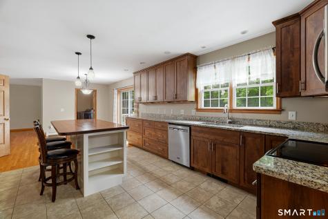 19 Rosemarie Lane Bozrah CT 06334