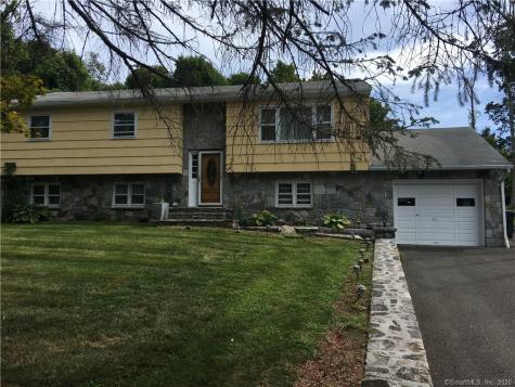 11 Frisbie Street New Fairfield CT 06812