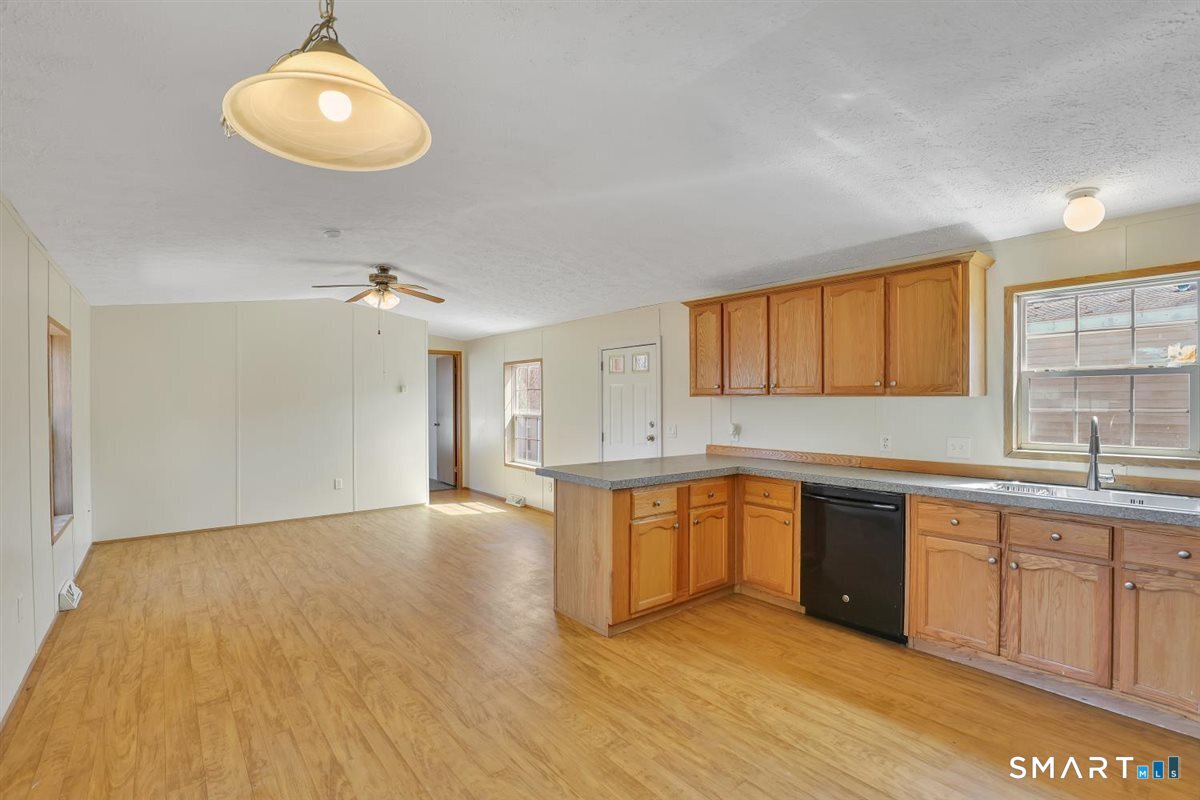 325 Kelly Road Vernon CT 06066