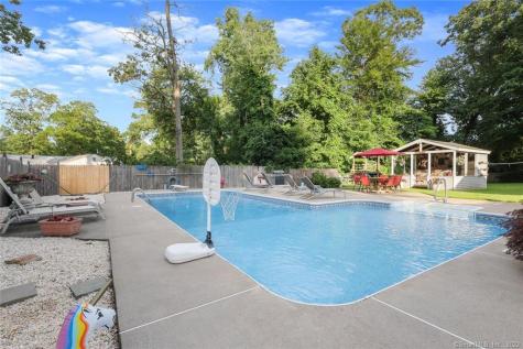 14 Hillandale Manor Norwalk CT 06851