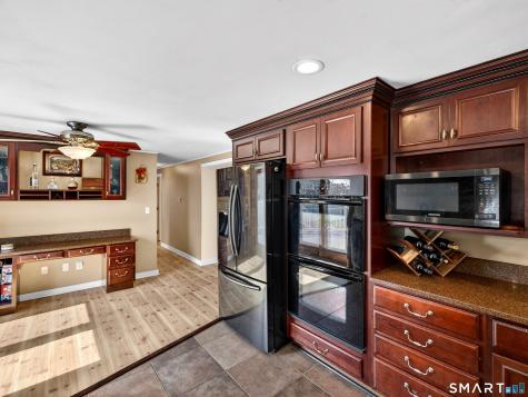 23 Skyview Terrace Groton CT 06340