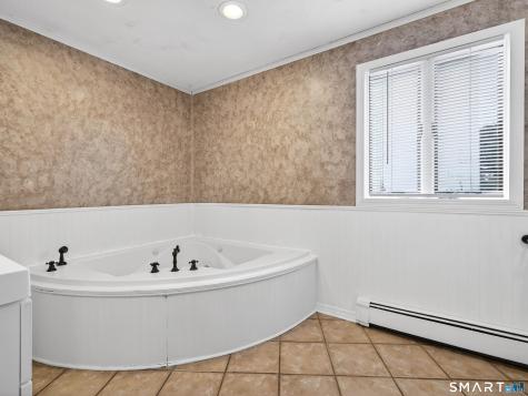 23 Skyview Terrace Groton CT 06340