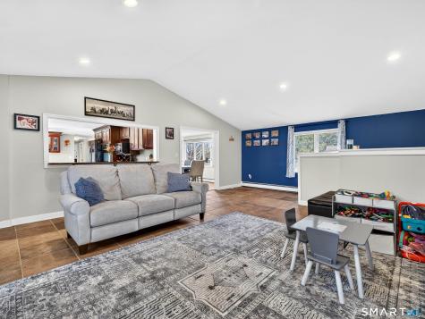 23 Skyview Terrace Groton CT 06340