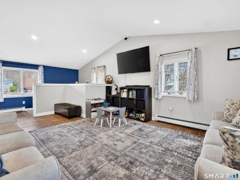 23 Skyview Terrace Groton CT 06340