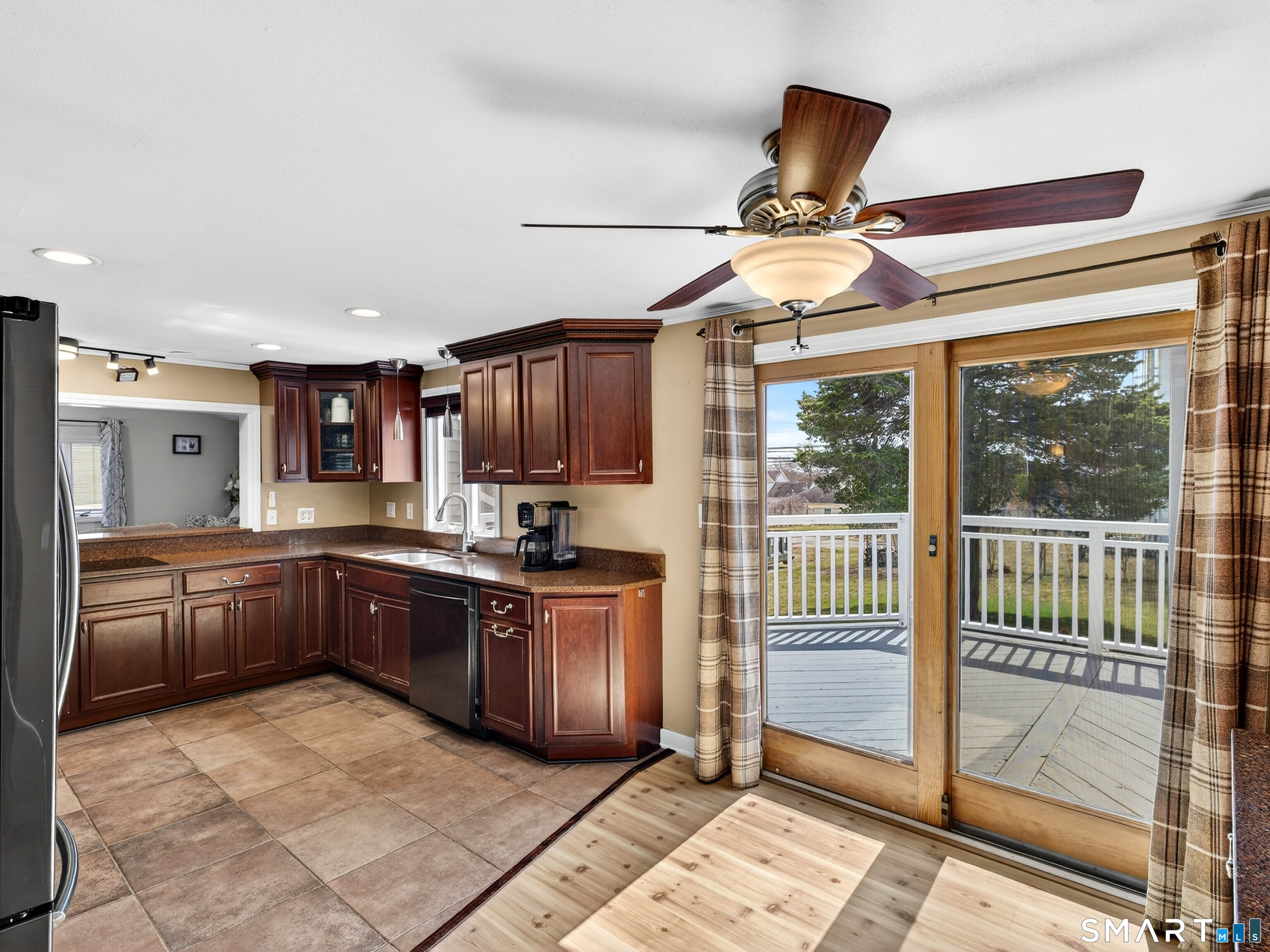 23 Skyview Terrace Groton CT 06340