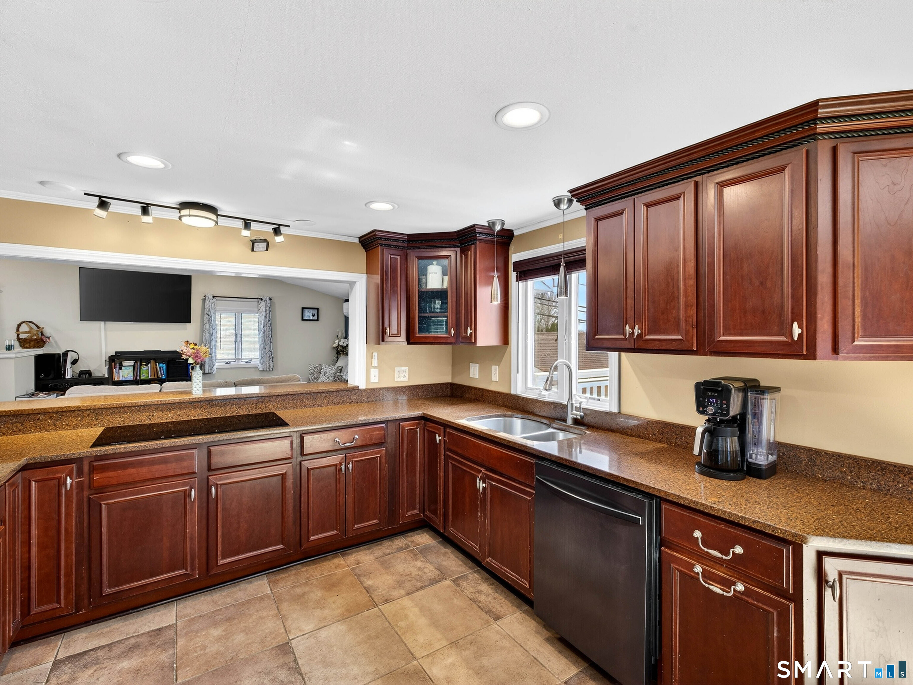 23 Skyview Terrace Groton CT 06340