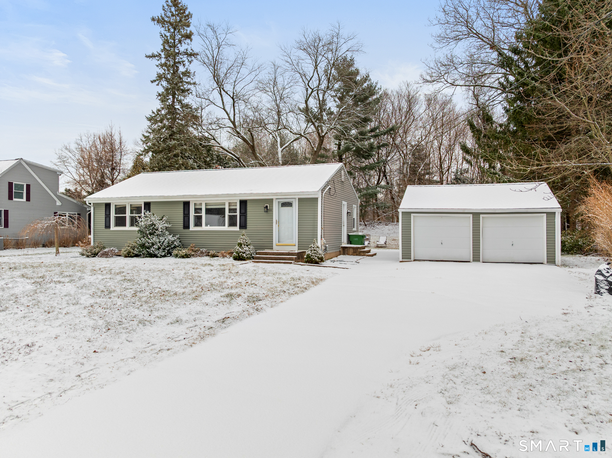 Wallingford CT, 12 Deer Run Road