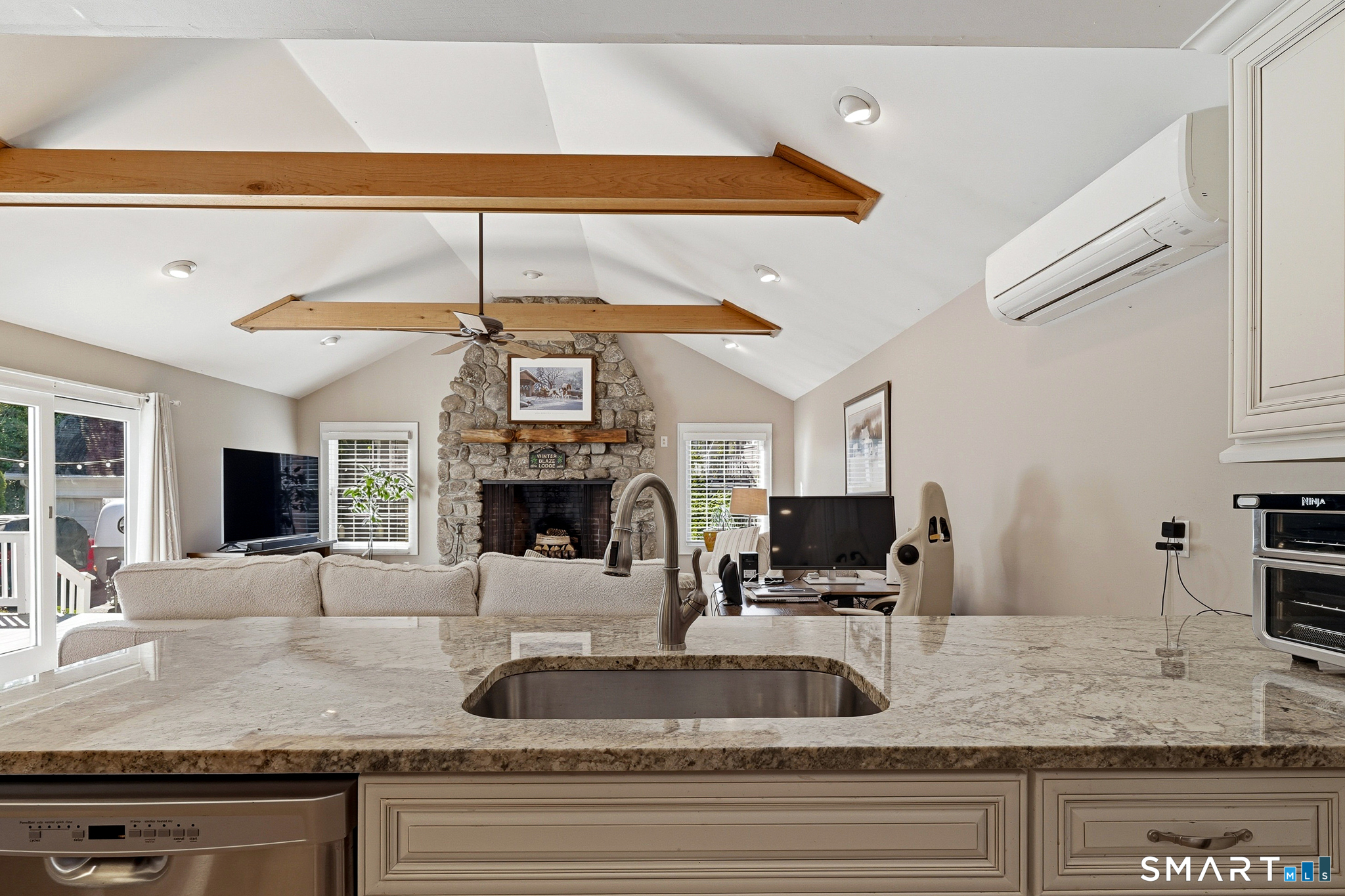 313 Old Post Road Fairfield CT 06824