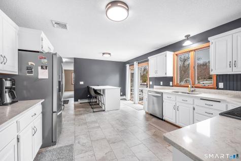 9 Old Country Lane Ellington CT 06029