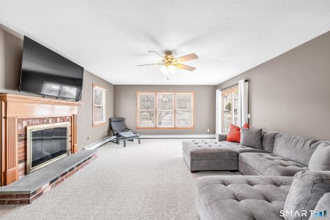 9 Old Country Lane Ellington CT 06029