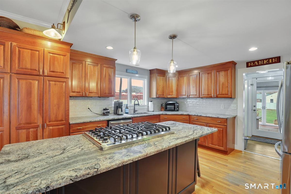 112 Main Street Essex CT 06409