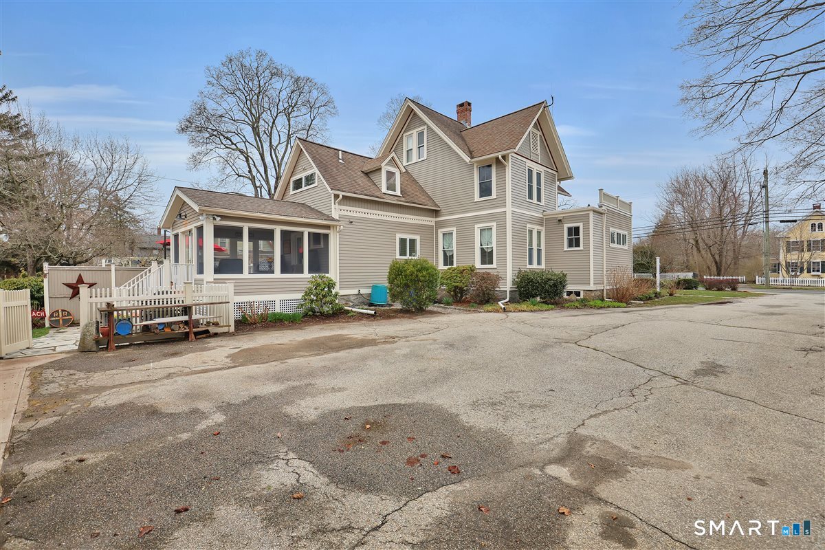 112 Main Street Essex CT 06409