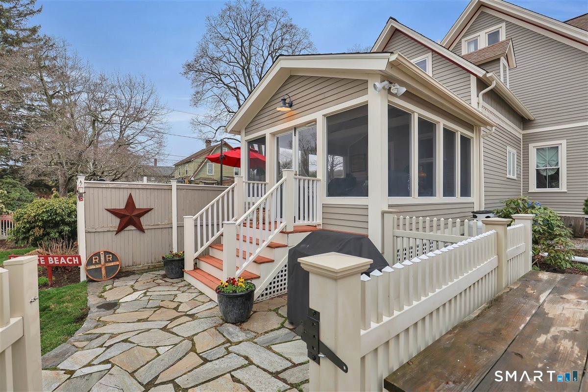 112 Main Street Essex CT 06409