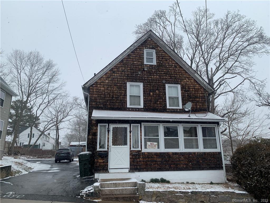 11 Walden Avenue New London CT 06320