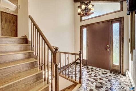 107 Patriot Lane Newington CT 06111