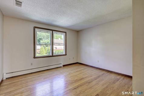 107 Patriot Lane Newington CT 06111