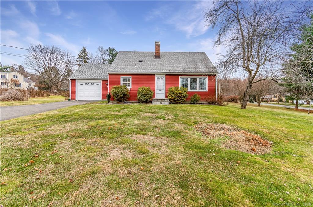 9 Taunton Lake Drive Newtown CT 06470