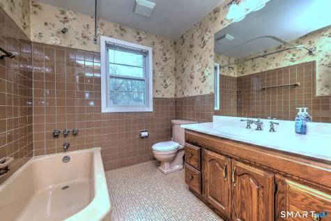 322 Hotchkiss Road Orange CT 06477