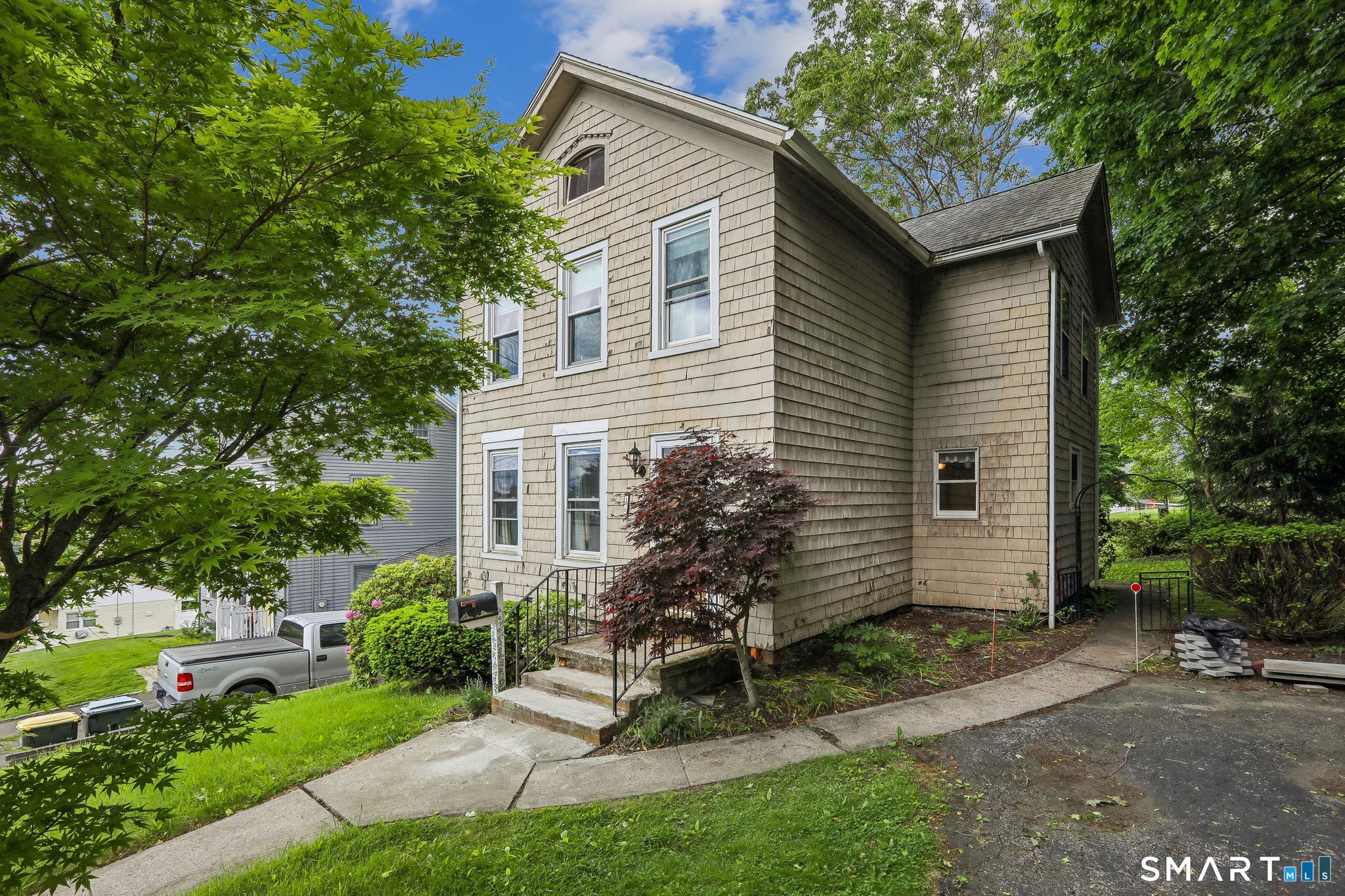 16 Seeley Street Danbury CT 06810