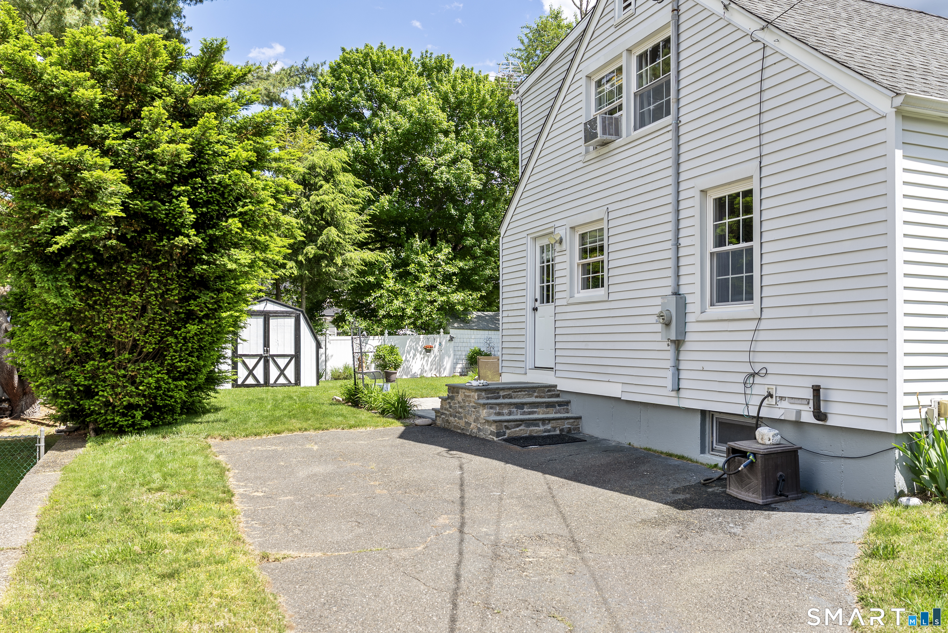 22 Rowe Place Bristol CT 06010