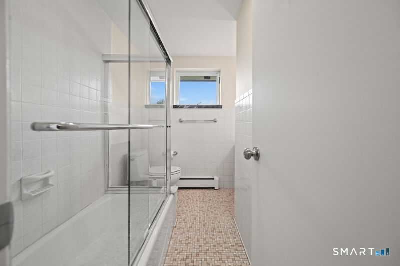 34 Hoskins Road Bloomfield CT 06002