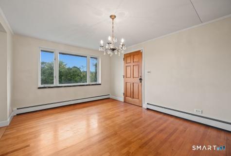 34 Hoskins Road Bloomfield CT 06002