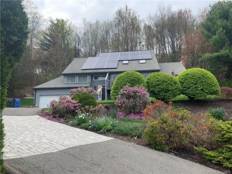 18 Deerfield Trace Burlington CT 06013