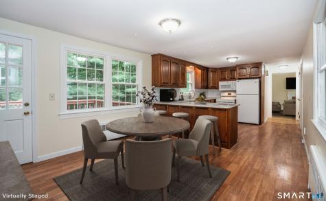 6 Stratton Lane Simsbury CT 06092